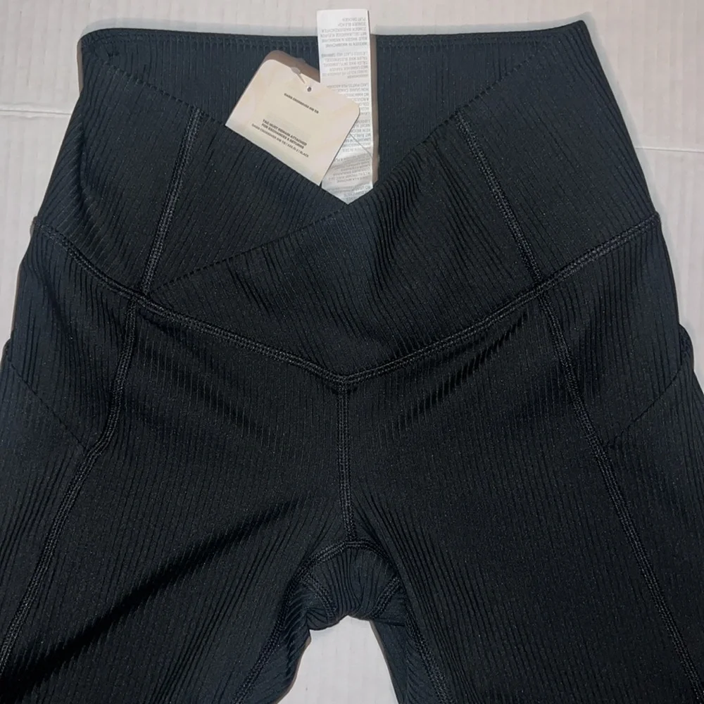 Women’s Fabletics Leggings - Picture 1 of 5